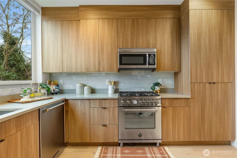 Property photo for 908 N 46th Street #f, Seattle photo 10