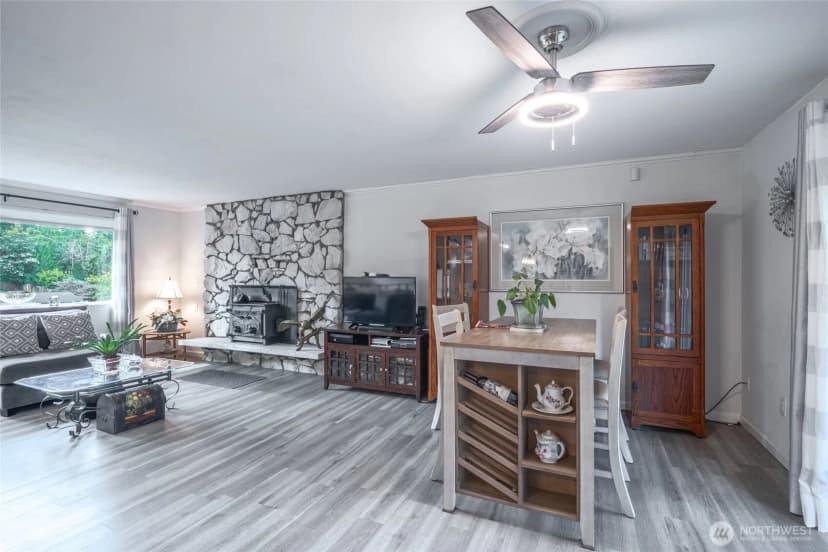 Property photo for 3515 W Tapps Drive E, Lake Tapps photo 9