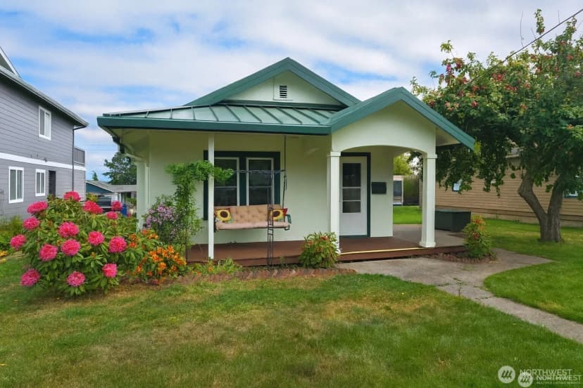 Property photo for 2023 K Avenue, Anacortes