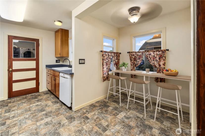 Property photo for 2023 K Avenue, Anacortes photo 10