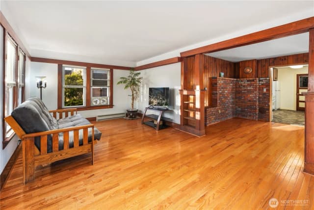 Property photo for 2023 K Avenue, Anacortes photo 3