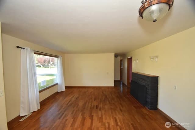 Property photo for 614 S Pine Street, Burlington photo 5