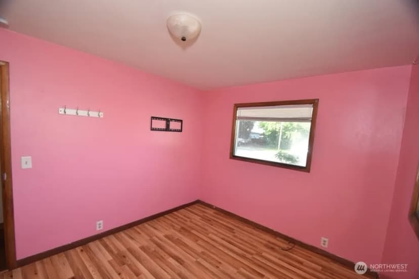 Property photo for 614 S Pine Street, Burlington photo 11