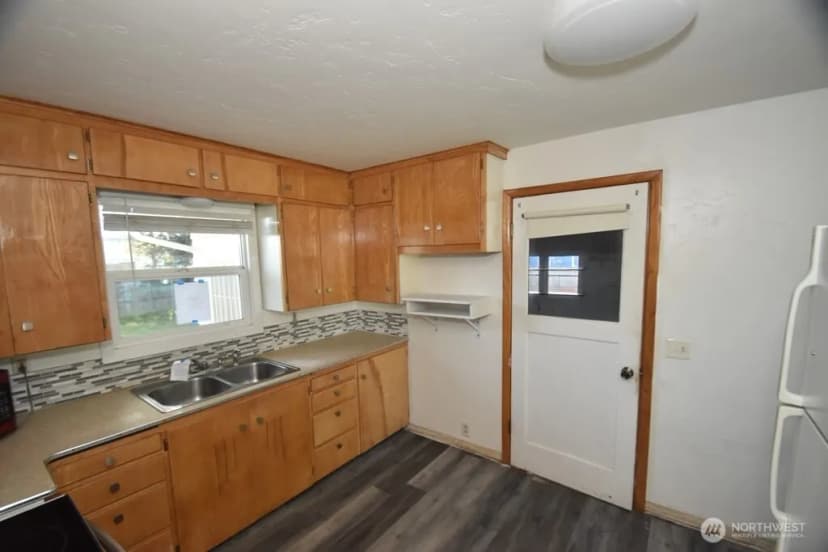 Property photo for 614 S Pine Street, Burlington photo 6