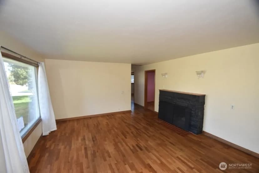 Property photo for 614 S Pine Street, Burlington photo 2