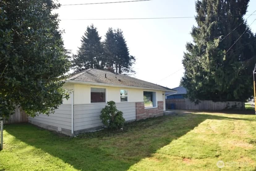 Property photo for 614 S Pine Street, Burlington photo 25