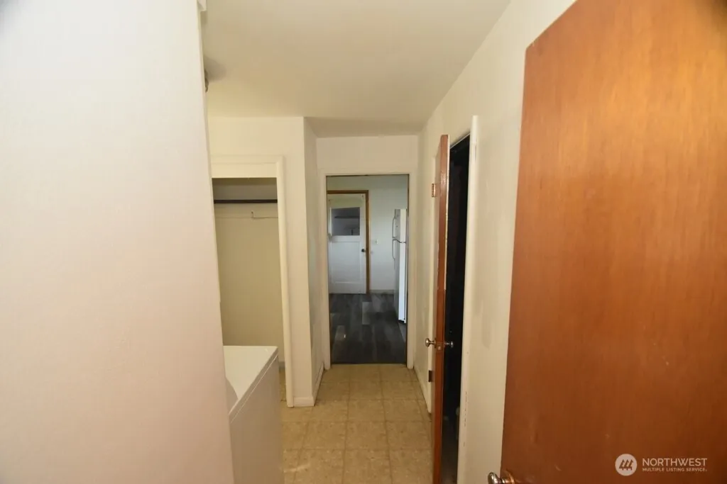Property photo for 614 S Pine Street, Burlington photo 9