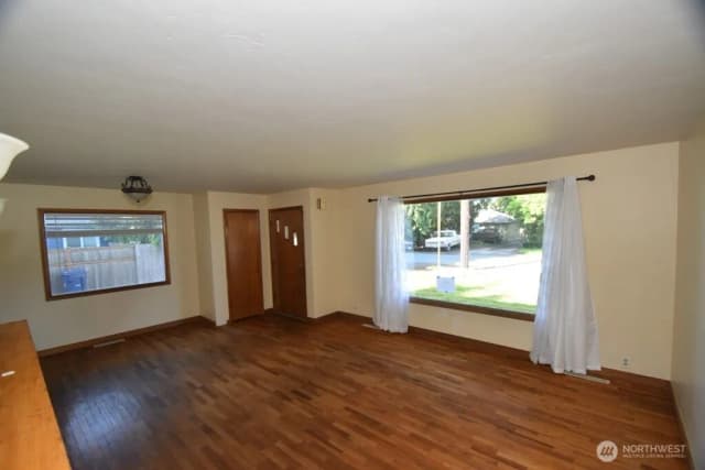 Property photo for 614 S Pine Street, Burlington photo 4