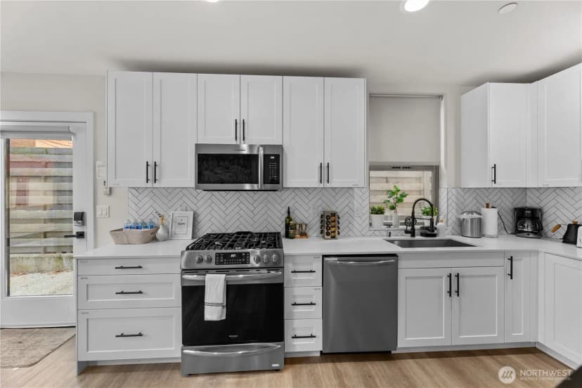 Property photo for 1118 16th Avenue #a, Seattle photo 9