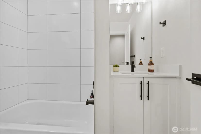 Property photo for 1118 16th Avenue #a, Seattle photo 22
