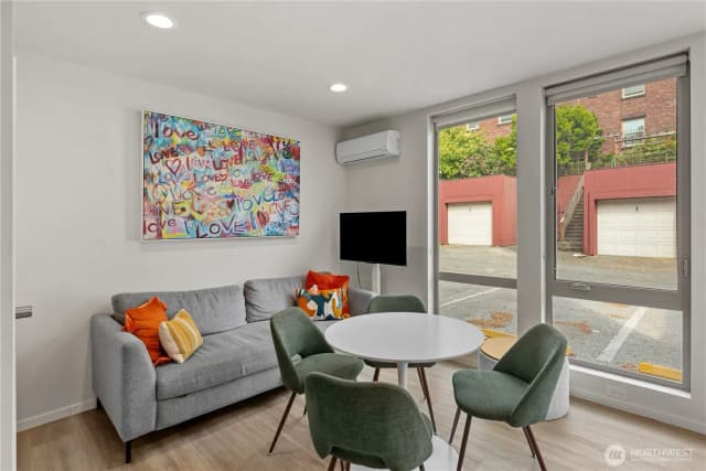 Property photo for 1118 16th Avenue #a, Seattle photo 5