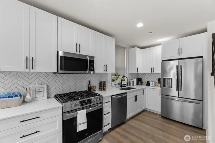 Property photo for 1118 16th Avenue #a, Seattle photo 6