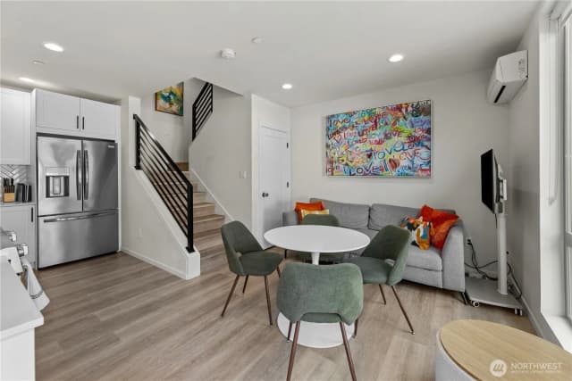 Property photo for 1118 16th Avenue #a, Seattle photo 2