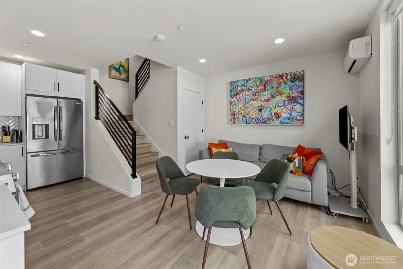 Property photo for 1118 16th Avenue #a, Seattle photo 2