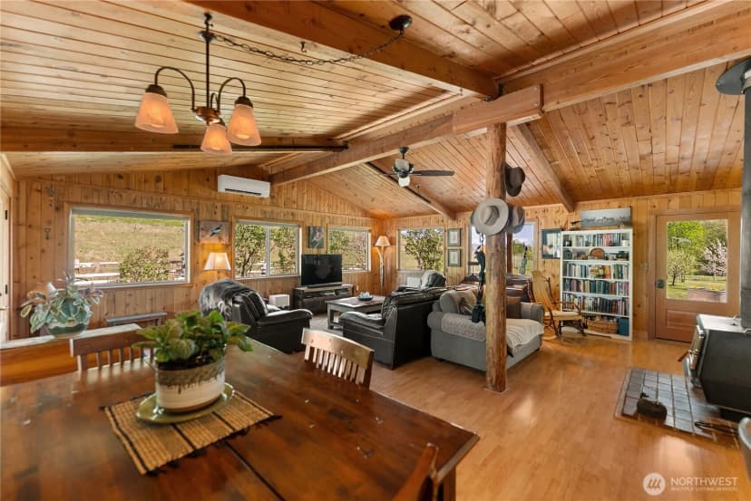 Property photo for 446 Rendezvous Road, Winthrop photo 11