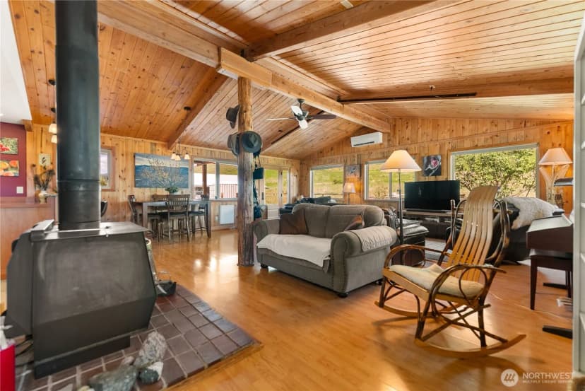 Property photo for 446 Rendezvous Road, Winthrop photo 12
