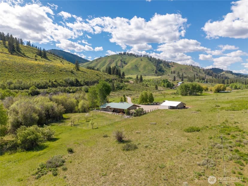 Property photo for 446 Rendezvous Road, Winthrop photo 36