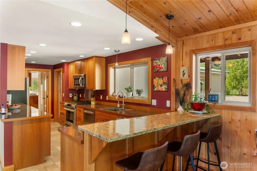Property photo for 446 Rendezvous Road, Winthrop photo 6