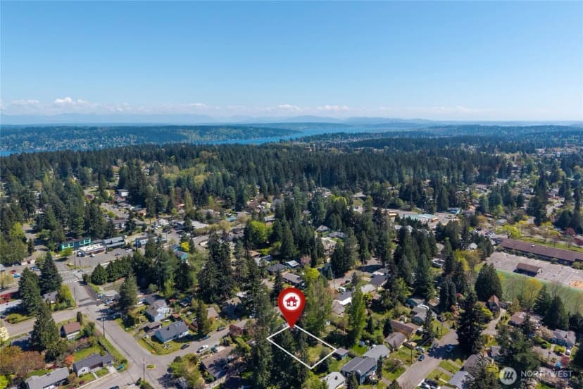 Property photo for 16909 12th Place Ne, Shoreline photo 16