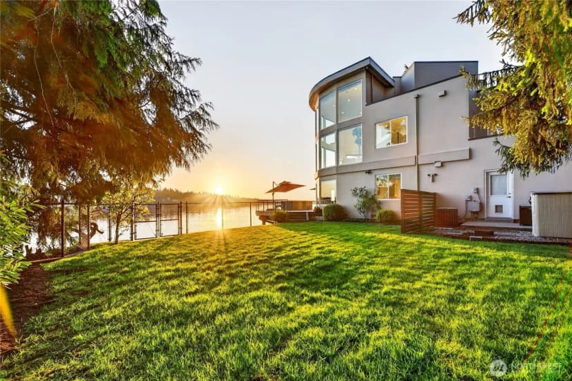 Property photo for 2007 E Lake Sammamish Parkway Ne, Sammamish photo 36