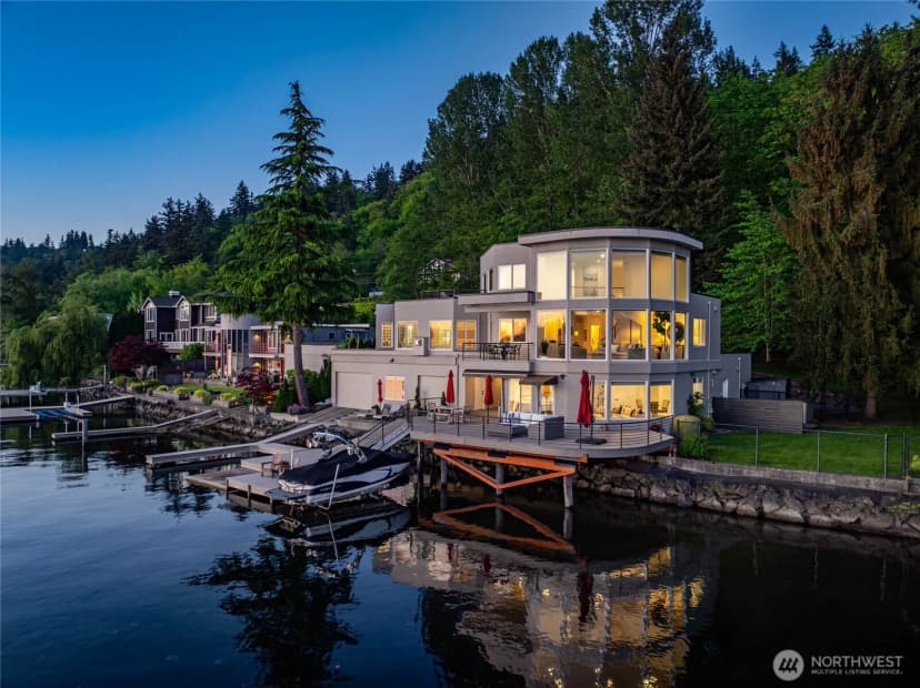 Property photo for 2007 E Lake Sammamish Parkway Ne, Sammamish