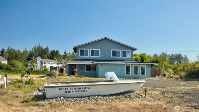 Property photo for 1042 Point Brown Avenue Se #a & B, Ocean Shores photo 2
