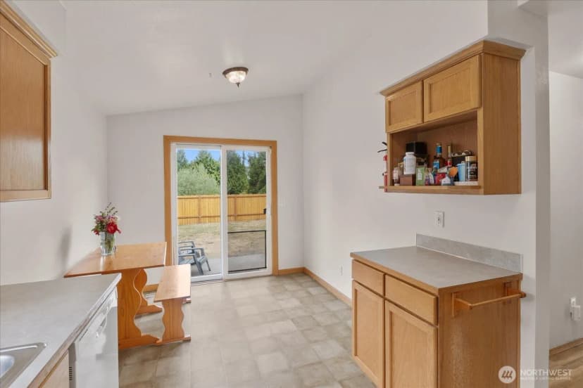 Property photo for 7713 63rd Street Ne, Marysville photo 11