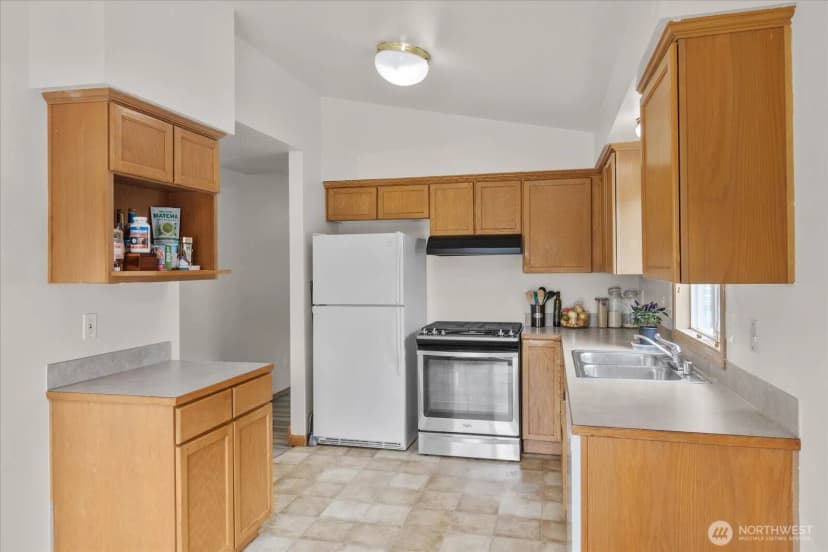 Property photo for 7713 63rd Street Ne, Marysville photo 9