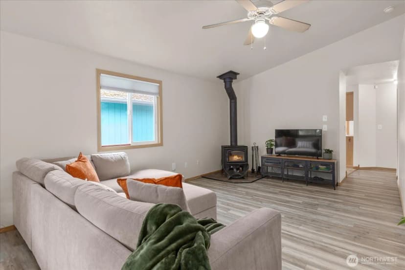 Property photo for 7713 63rd Street Ne, Marysville photo 6