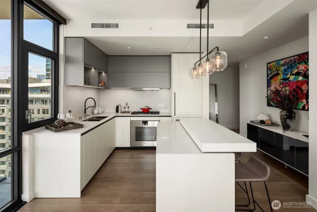 Property photo for 889 Avenue Square Ne #704, Bellevue