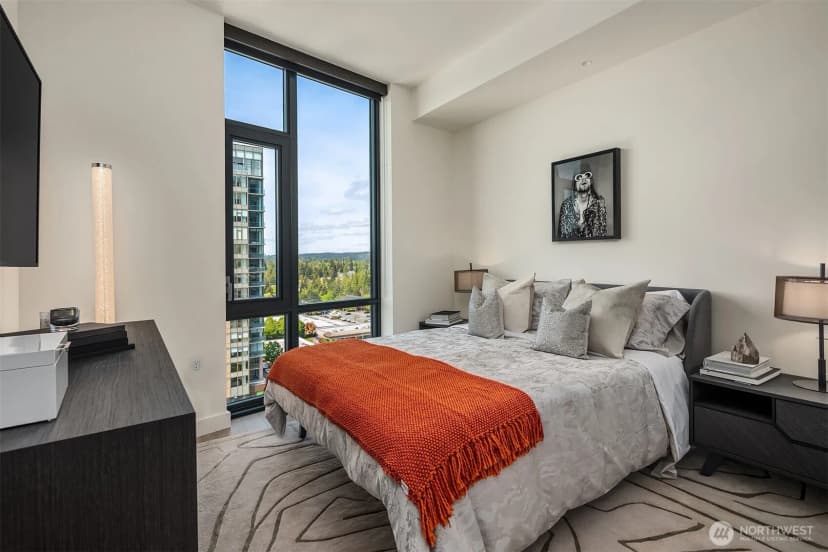 Property photo for 889 Avenue Square Ne #704, Bellevue photo 8