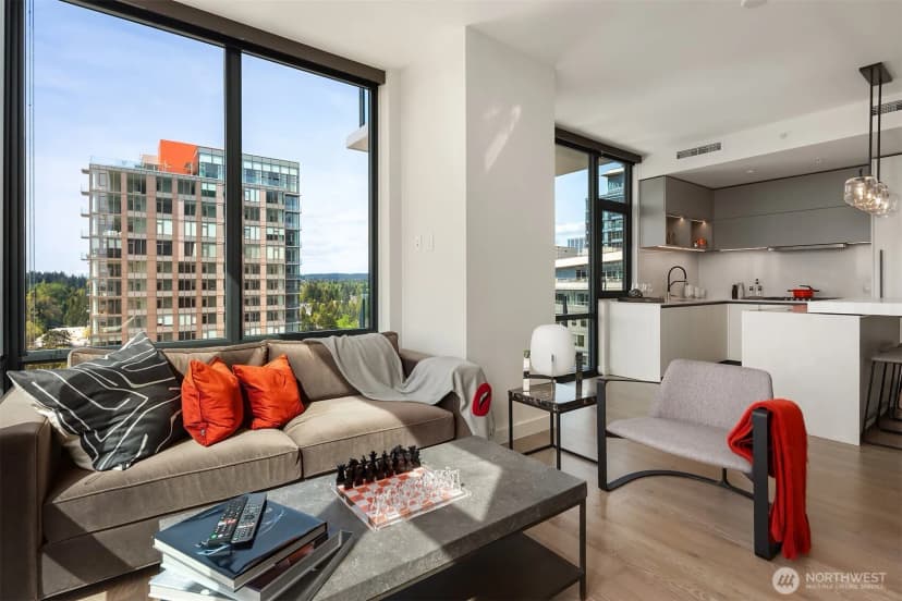 Property photo for 889 Avenue Square Ne #704, Bellevue photo 4