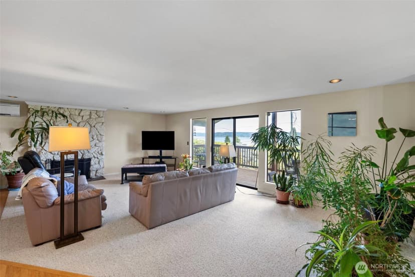Property photo for 6802 Rainier Avenue, Gig Harbor photo 4
