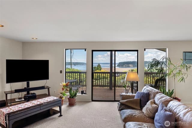 Property photo for 6802 Rainier Avenue, Gig Harbor photo 5