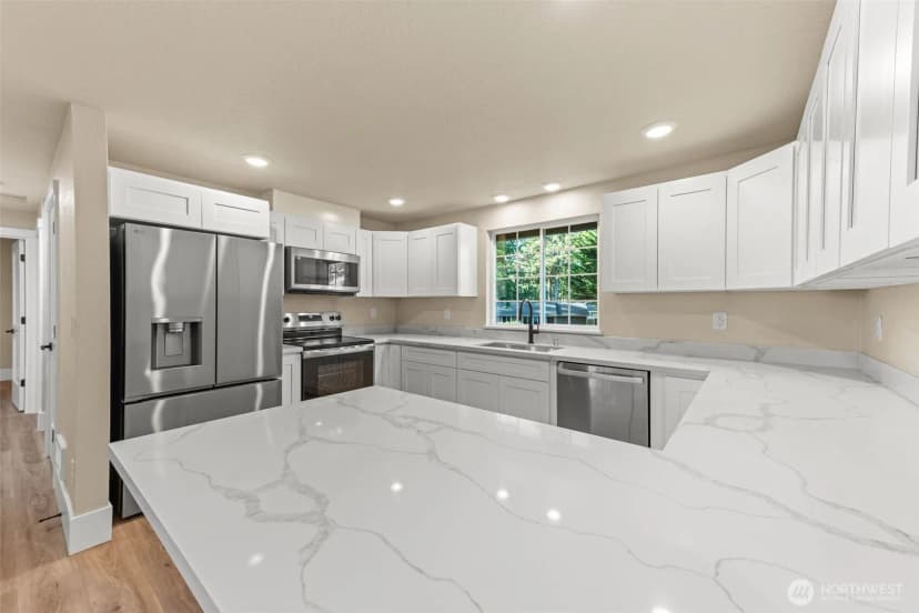 Property photo for 136 Rainier Acres Road Se, Rainier photo 10