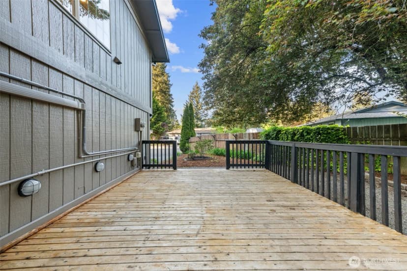 Property photo for 136 Rainier Acres Road Se, Rainier photo 36