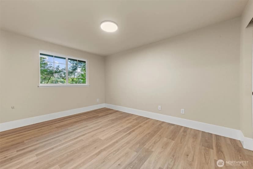 Property photo for 136 Rainier Acres Road Se, Rainier photo 15