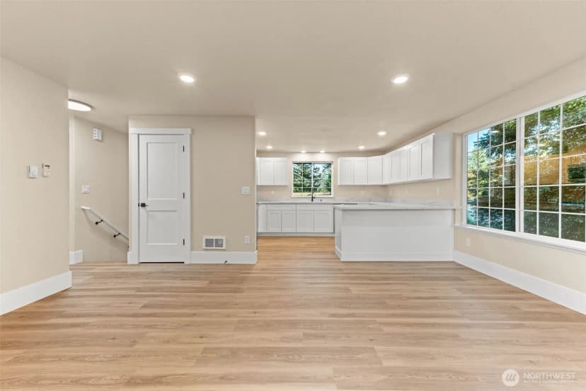 Property photo for 136 Rainier Acres Road Se, Rainier photo 7