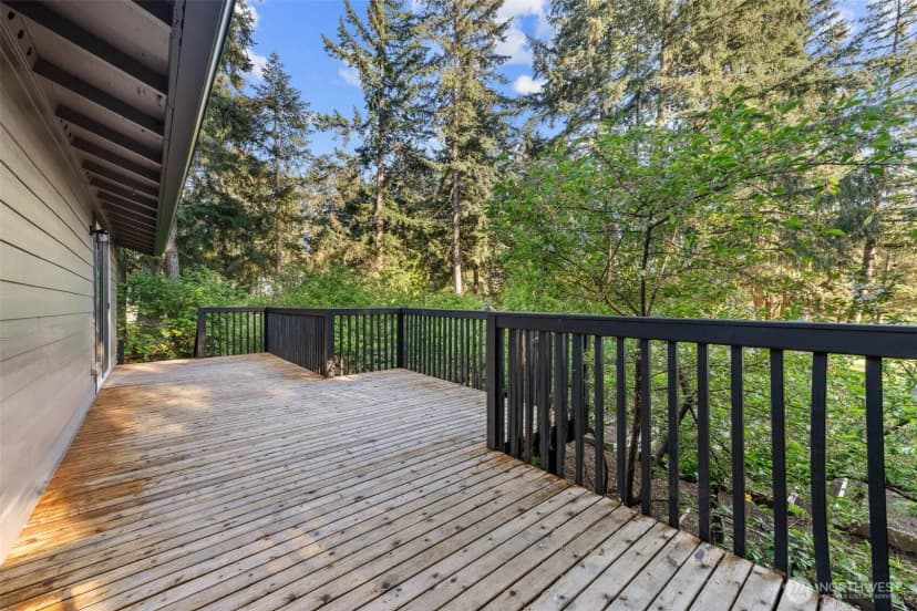 Property photo for 136 Rainier Acres Road Se, Rainier photo 33
