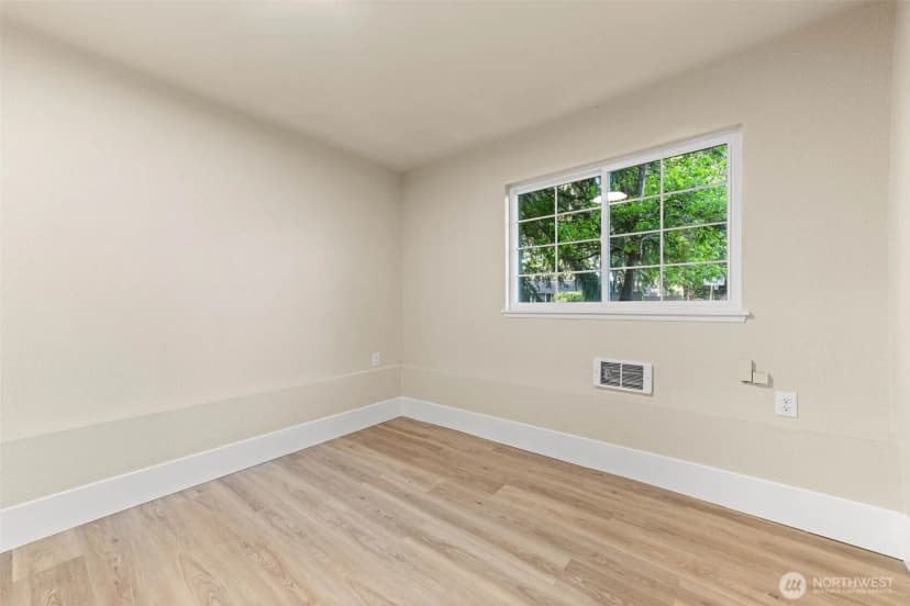 Property photo for 136 Rainier Acres Road Se, Rainier photo 30