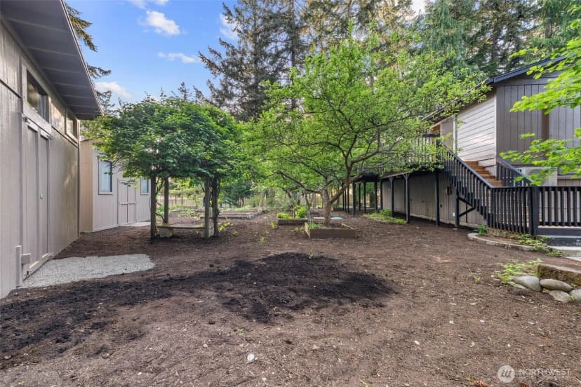 Property photo for 136 Rainier Acres Road Se, Rainier photo 38