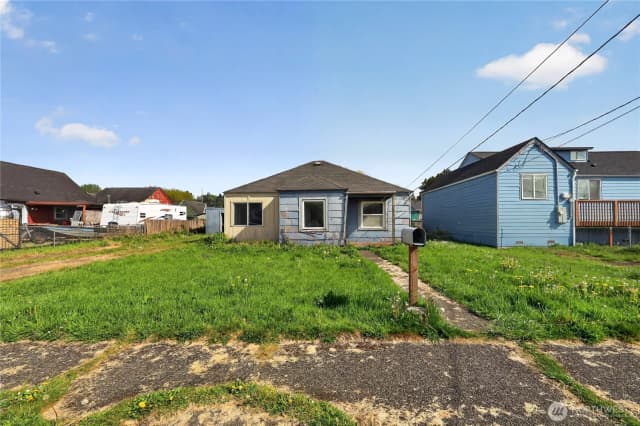Property photo for 2008 Pacific Avenue, Aberdeen