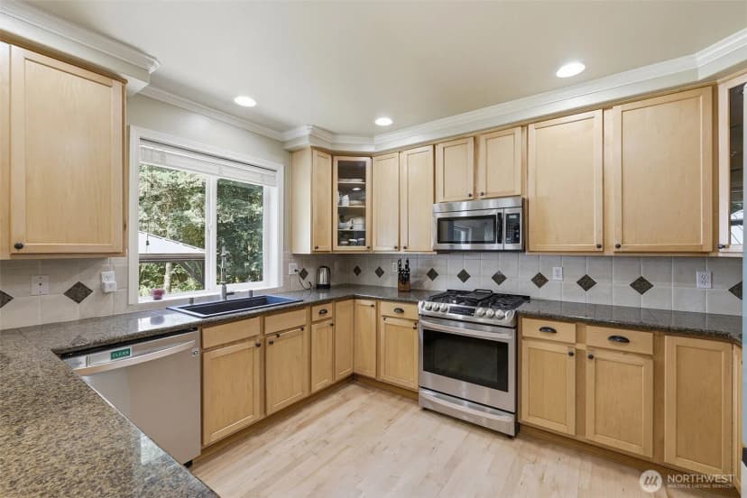 Property photo for 19010 5th Street E, Lake Tapps photo 11