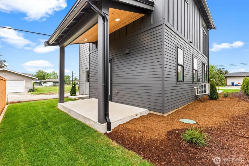 Property photo for 303 S 17th Street, Lynden photo 25