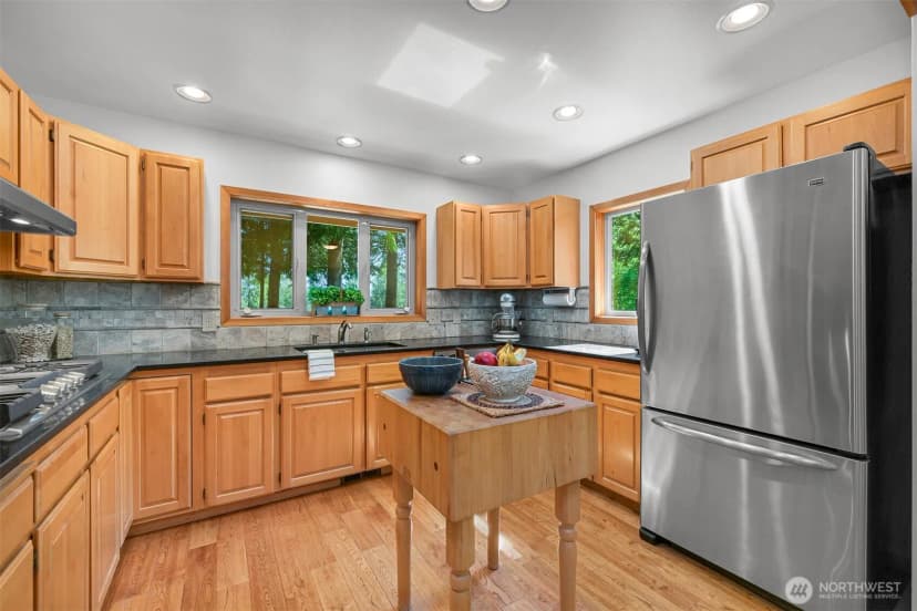 Property photo for 3337 Agate Heights Rd, Bellingham photo 13