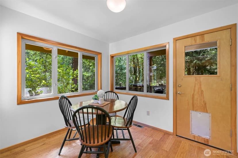 Property photo for 3337 Agate Heights Rd, Bellingham photo 14
