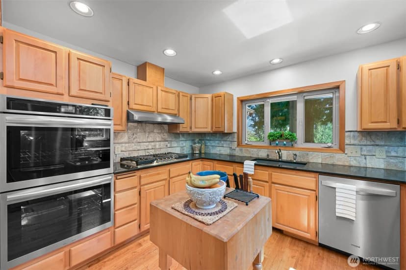 Property photo for 3337 Agate Heights Rd, Bellingham photo 12