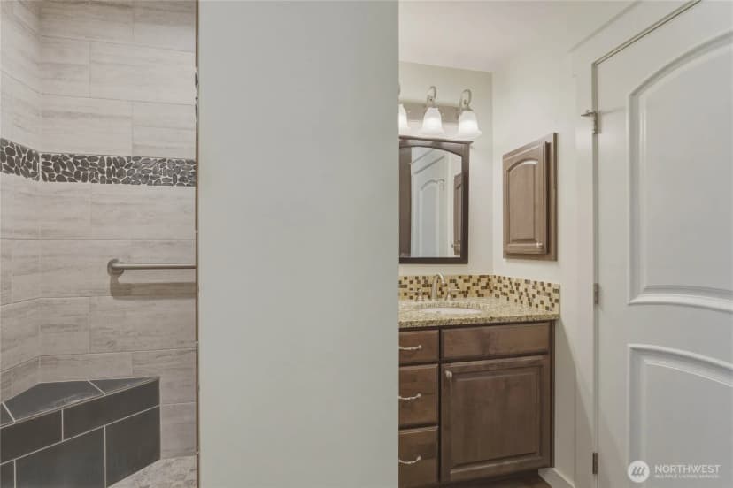 Property photo for 726 L Street Sw, Quincy photo 28