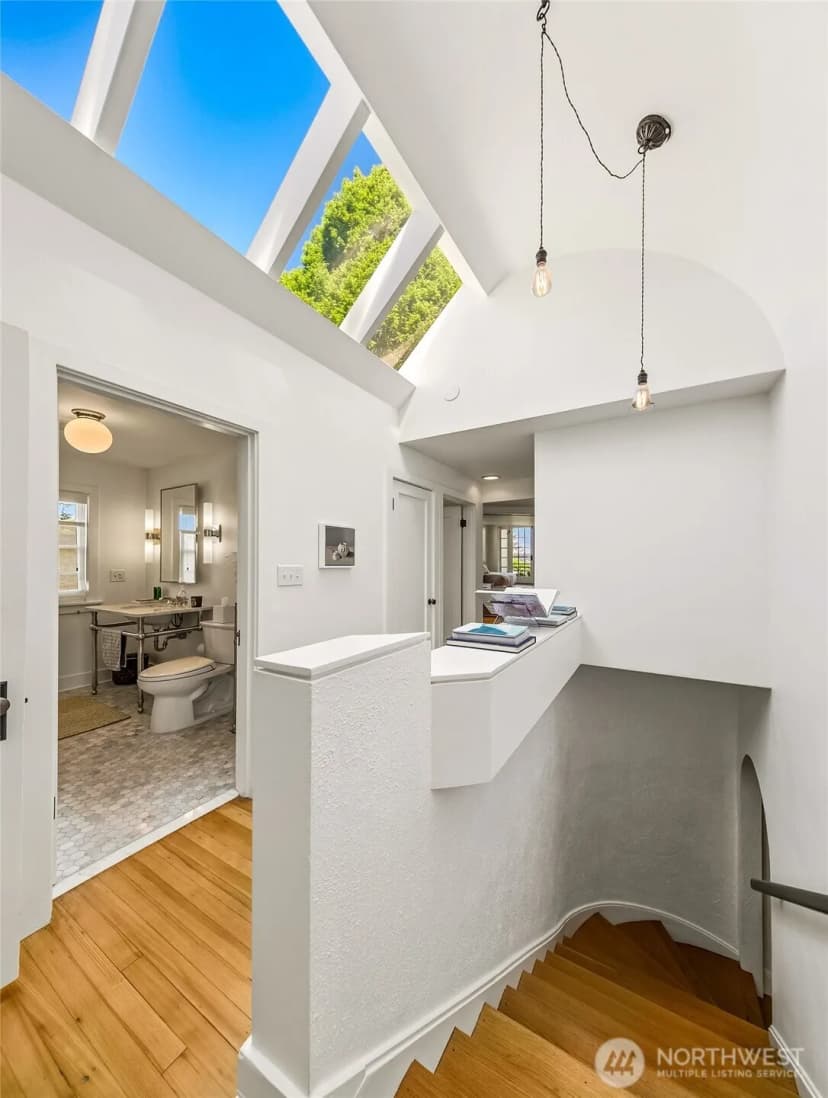 Property photo for 3822 S Court Street, Seattle photo 19