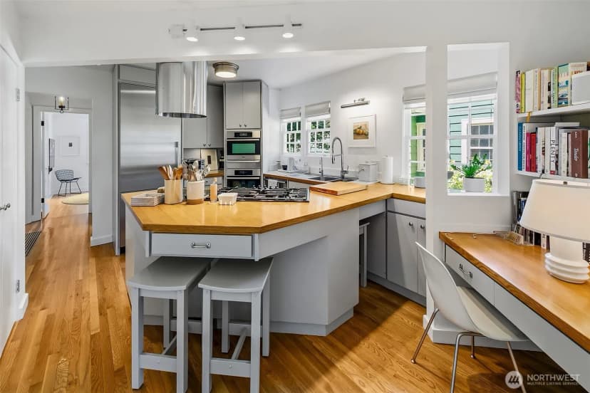 Property photo for 3822 S Court Street, Seattle photo 15